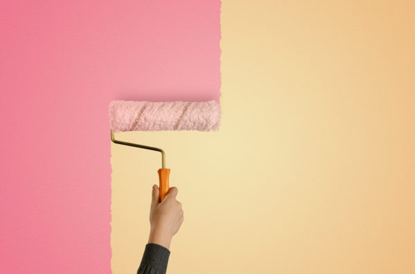 Comment repeindre un mur déjà peint?